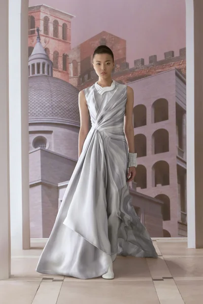 Look 24